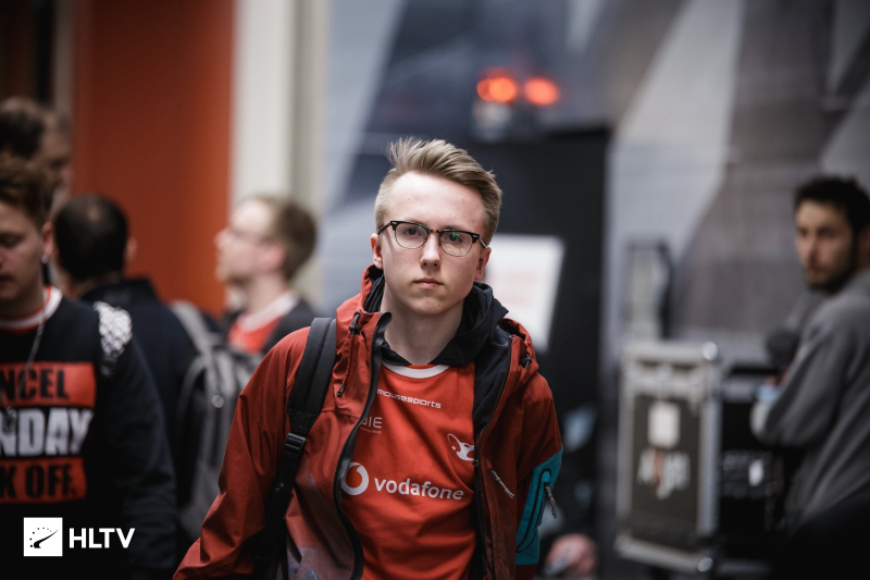 拒绝让二追三，T13：2击败KT挺进决赛