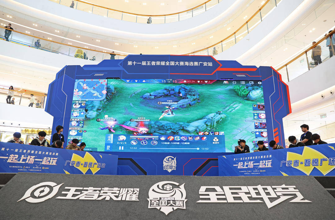 G2 3-1 FNC：一年四冠统治欧洲，G2力克FNC问鼎LEC年度冠军